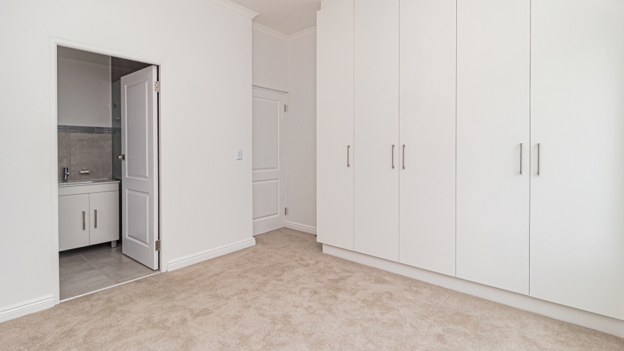 2 Bedroom Property for Sale in Middedorp Western Cape